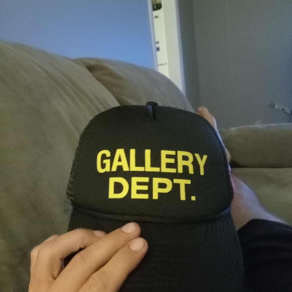 Gallery dept hat